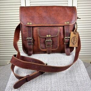 Classic Wanderlust Passion Leather Brown Messenger Bag Vintage Satchel Deadstock